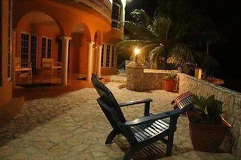 Waters Edge Guest House مونتيغو باي 0*,