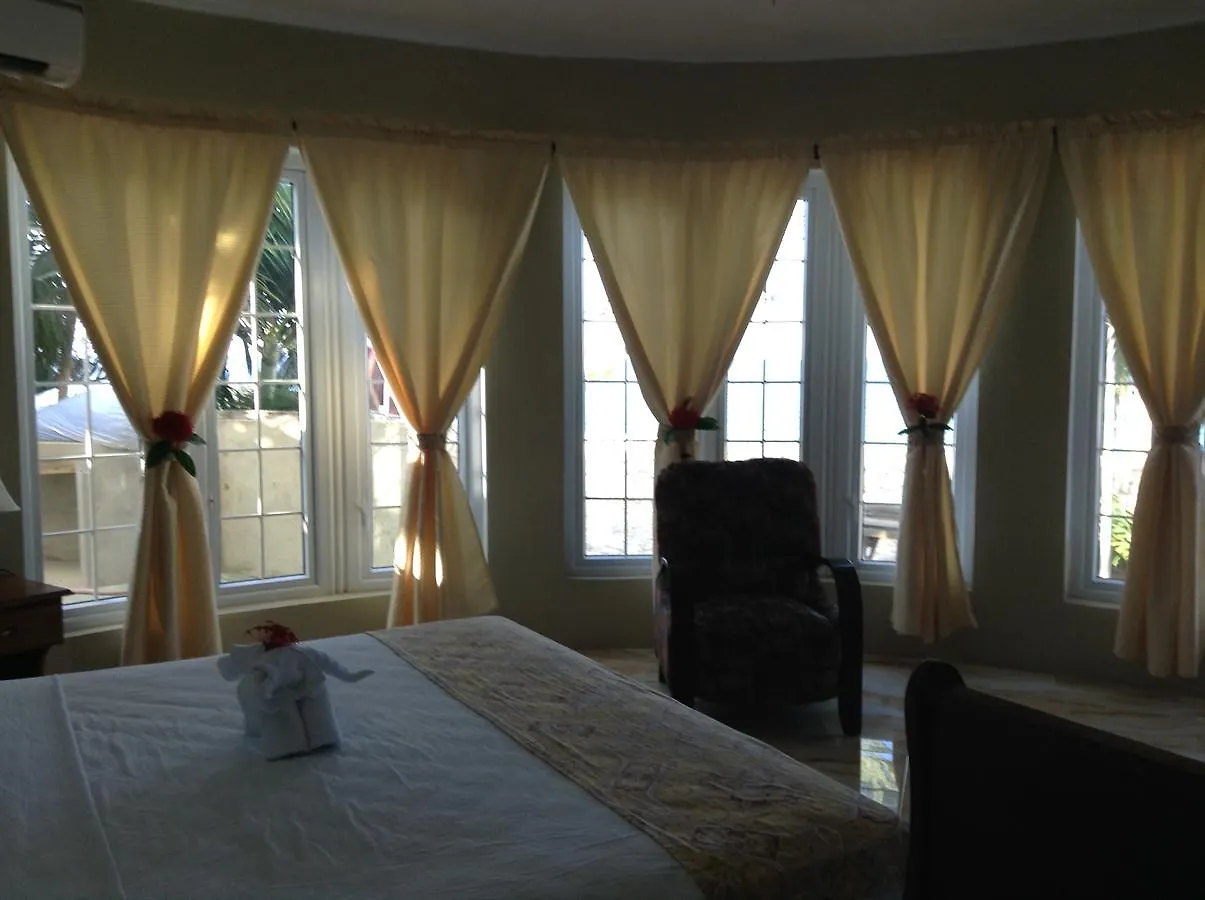 Waters Edge Guest House مونتيغو باي 0*,  جامايكا